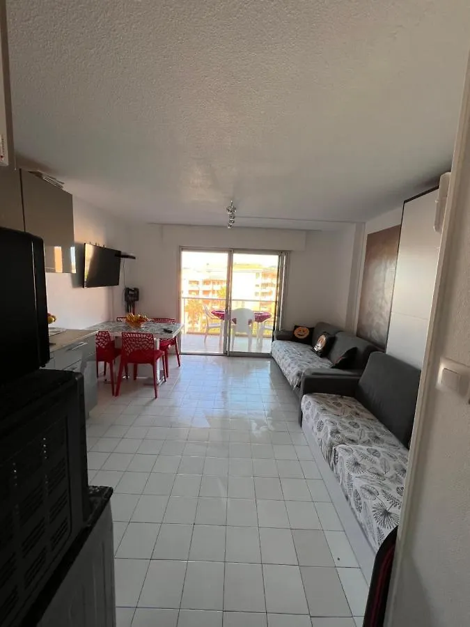 Apartment Studio Bord De Mer Frejus